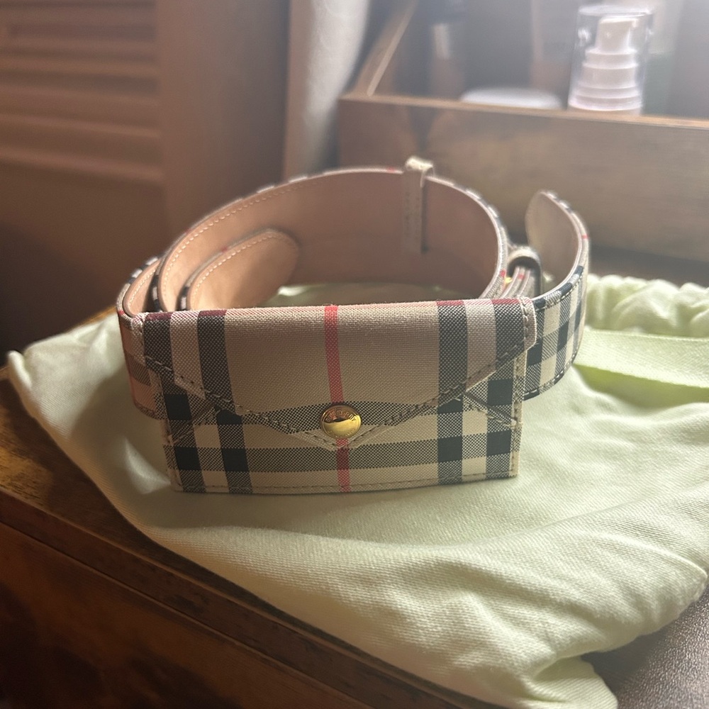 Women’s new Burberry belt
